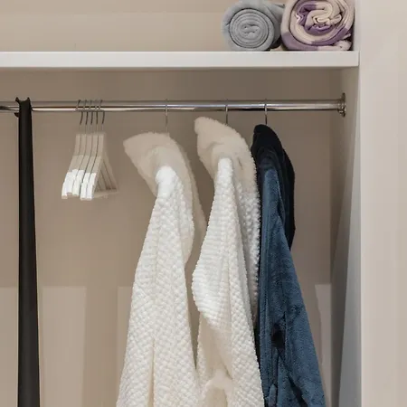 Brand New 4 Bedroom 2,5 Bath , Lux , Διαμέρισμα *