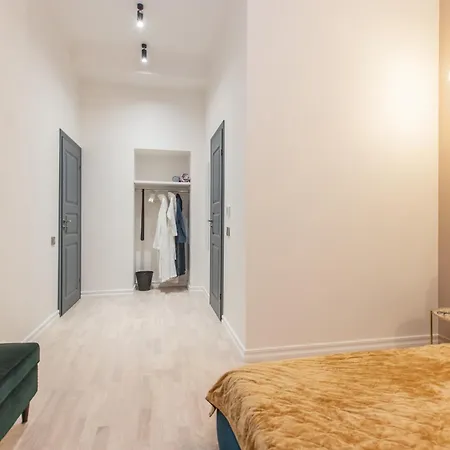 Brand New 4 Bedroom 2,5 Bath , Lux , Appartamento Riga