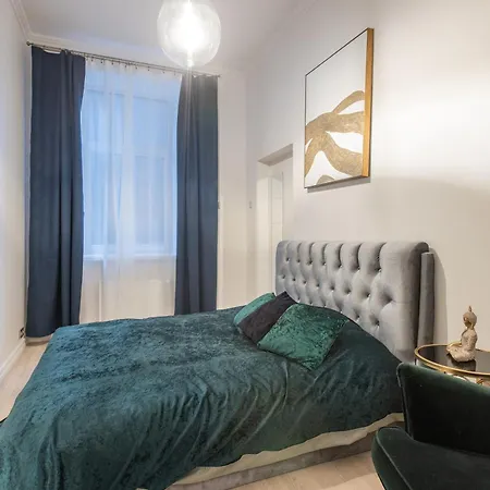 Brand New 4 Bedroom 2,5 Bath , Lux , Appartamento *