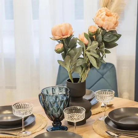 Brand New 4 Bedroom 2,5 Bath , Lux ,