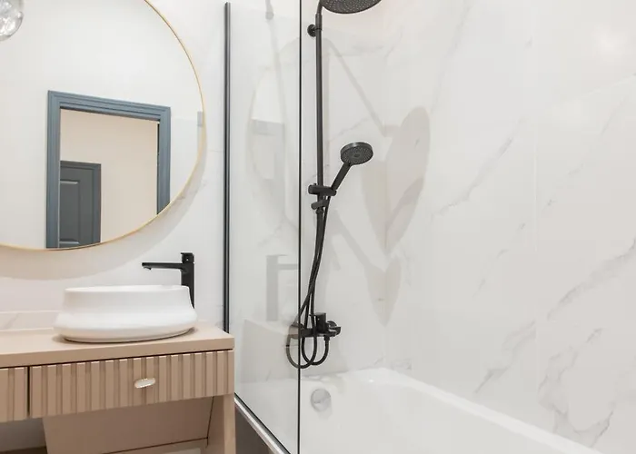 Brand New 4 Bedroom 2,5 Bath , Lux ,