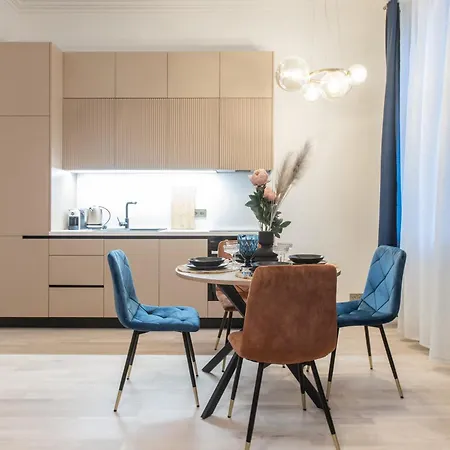 Brand New 4 Bedroom 2,5 Bath , Lux , Apartment *