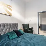 Brand New 4 Bedroom 2,5 Bath , Lux , *