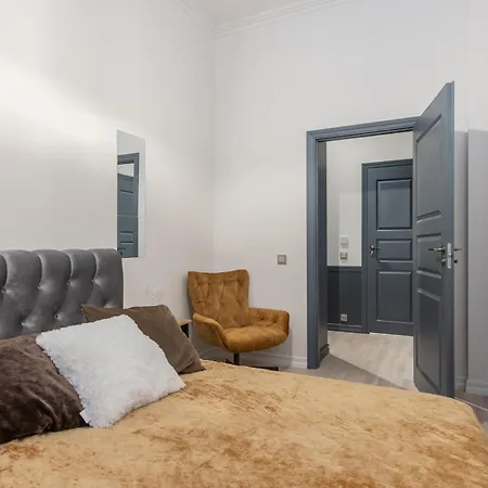 Апартаменти Brand New 4 Bedroom 2,5 Bath , Lux , *